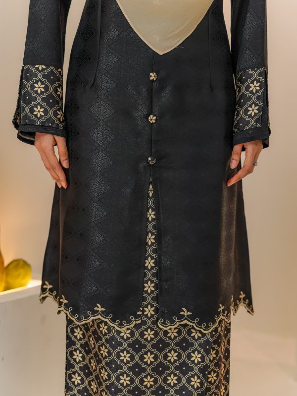 Kurung Sulaman Cinta (BLACK) - Image 5